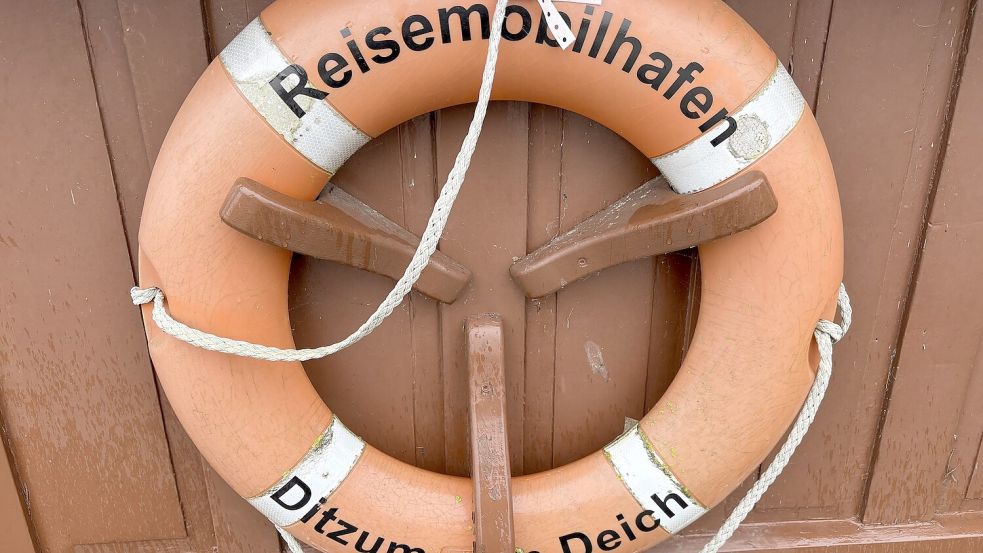 Was zieht Menschen an Karneval nach Ostfriesland? Weite statt Gedränge. Wind statt Wumms. Und diese seltene, fast altmodische Freiheit, einfach nichts zu müssen. Foto: Oliver Bär
