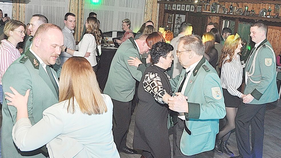 Bis in die frühen Morgenstunden wurde gefeiert. Foto: Bodo Wolters