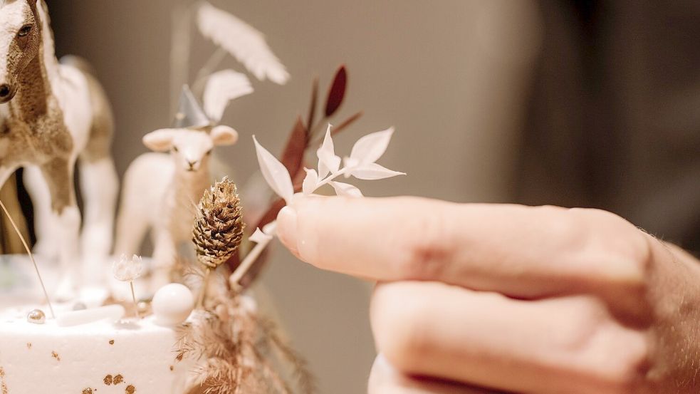 Detailverliebt: Hochzeitstorten sind aufwändig. Foto: Kea Pauly