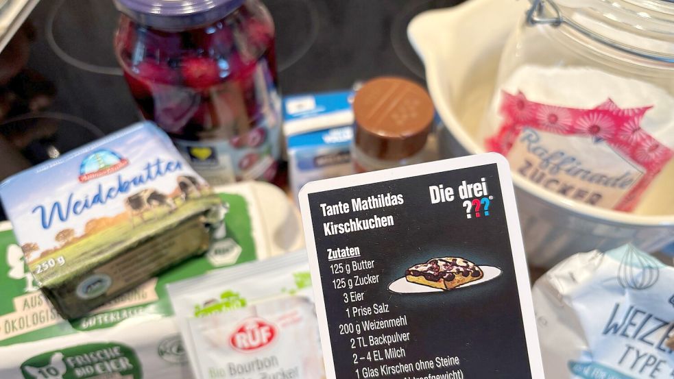 Das Rezept für diesen Kirschkuchen stammt aus einem „Exit“-Spiel von Kosmos. Foto: Carmen Leonhard