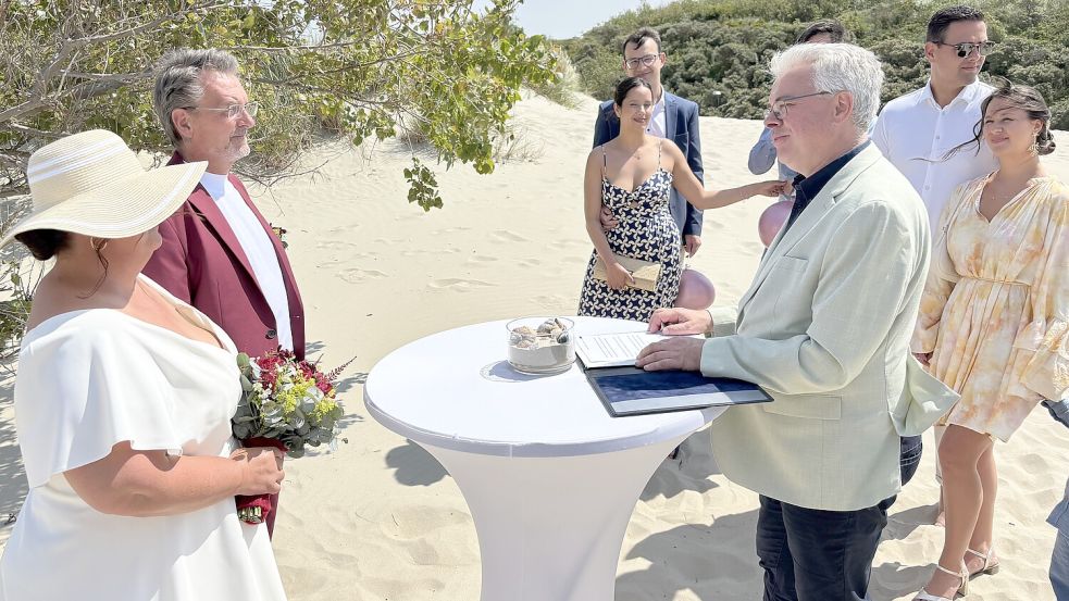 Heiraten am Borkumer Strand – auch 2026 sehr beliebt. Foto: Florian Ferber/Archiv