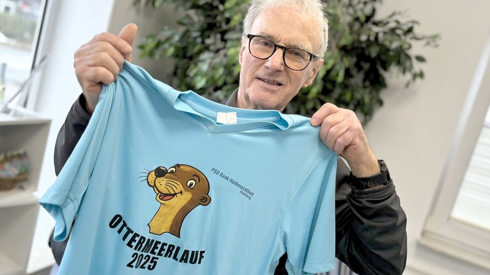 Im vergangenen Jahr hat Volker Schöne sich für seinen Start beim Ottermeerlauf extra ein T-Shirt drucken lassen. Auch in diesem Jahr will er wieder beim Sechs-Stunden-Lauf dabei sein. Foto: Nicole Böning
