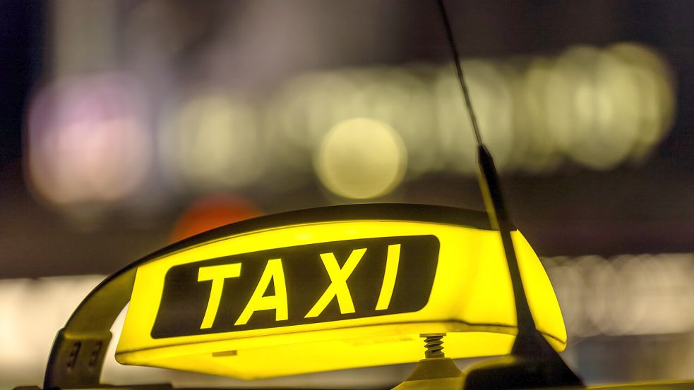 Die nächtliche Fahrt von Leer nach Pewsum kostete einer Pewsumerin viel Geld. Sie fordert die Übernahme solcher Fahrten aus dem Krankenhaus. Symbolfoto: Frank Hammerschmidt/dpa