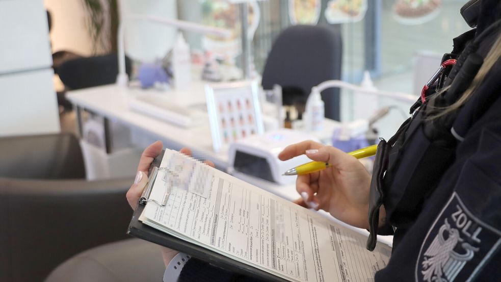 Das Hauptzollarbeit Bremen hat seinen Erfolg im Kampf gegen Schwarzarbeit 2025 erneut gesteigert. Foto: Zoll