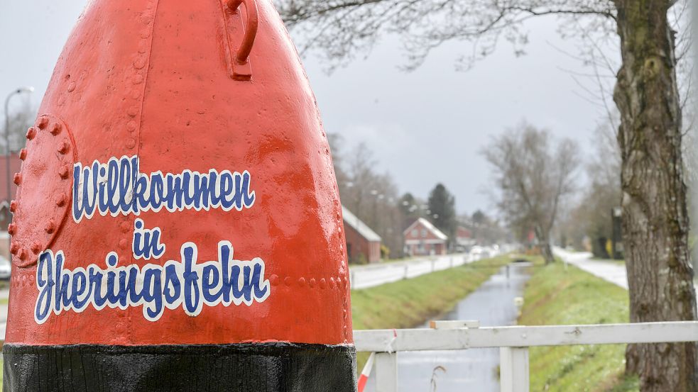 Die Geschichte Jheringsfehn wurde stark von der Seefahrt geprägt. Daran könnte mit den Namen von Kapitänen und ihren Frauen erinnert werden. Foto: Klaus Ortgies/Archiv