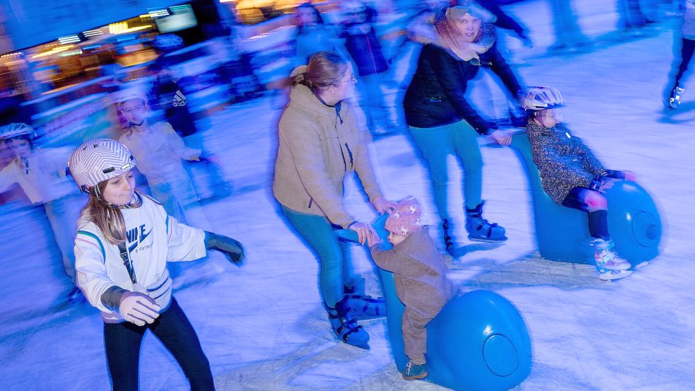 Die Eiszeit in Emden steuert aufs Ende zu. An diesem Sonntag, 1. März 2026, ist um 18 Uhr Schluss. Foto: Klaus Ortgies/Archiv