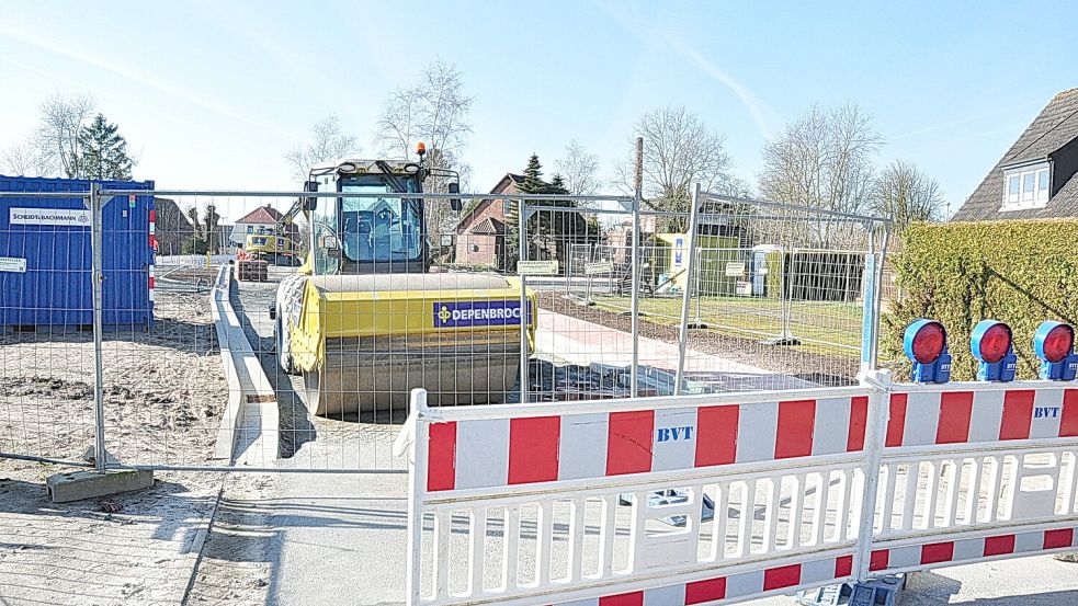 Der Bahnübergang Leege Weg in Bunde bleibt noch länger gesperrt. Foto: Bodo Wolters