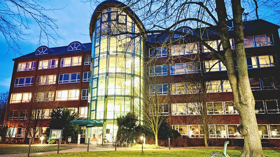 Wer hat im Kreishaus künftig bei welchen Themen das Sagen? Es werden Spitzenämter in der Verwaltung neu besetzt. Foto: Klaus Ortgies/Archiv