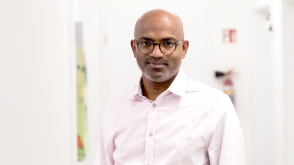 Martin Brachmann ist seit 2019 Kinderarzt in seiner Praxis in Aurich. Foto: Kinderarztpraxis Brachmann