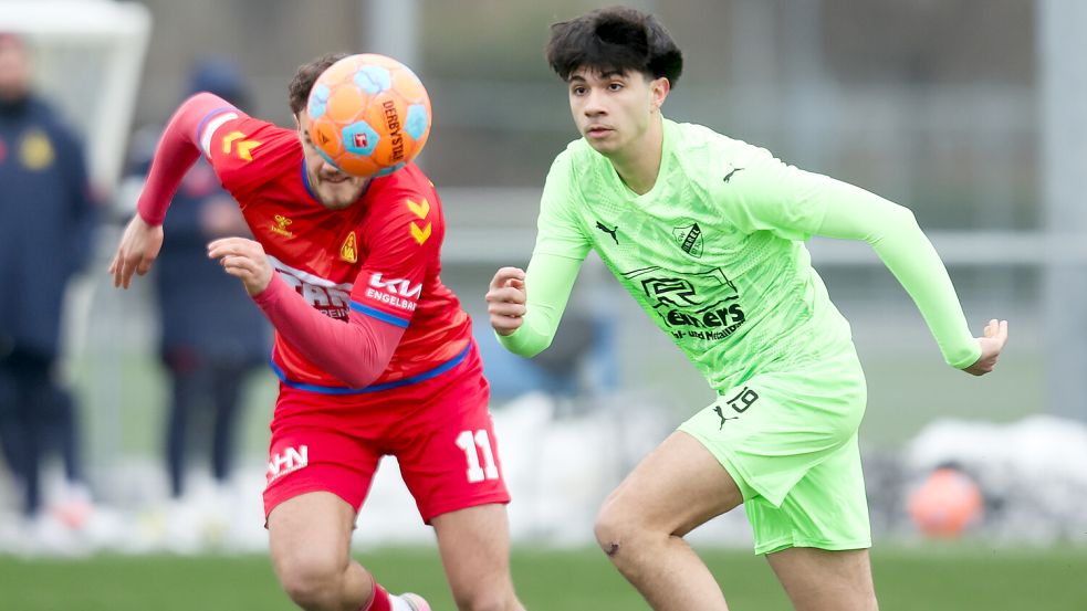 Der 23-jährige Arif Özsimsek musste nach seiner Roten Karte gegen Oldenburg ein Spiel pausieren. Für das bevorstehende Spiel in Melle erhält er eine Startelfgarantie. Foto: Jens Doden, Emden