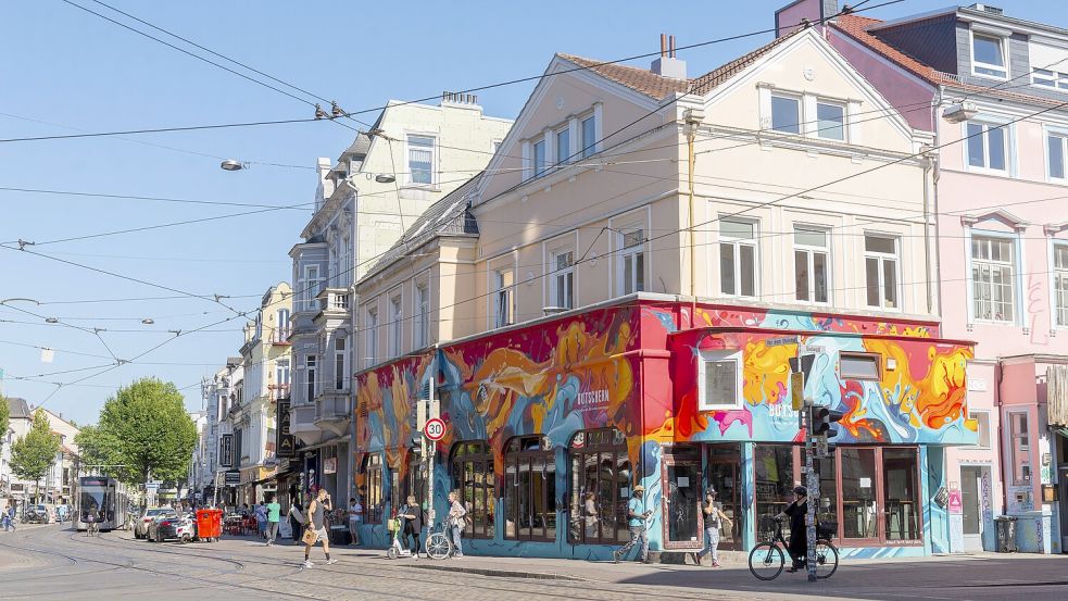 An der Siewallkreuzung haben sich am Samstagabend knapp 2500 Menschen zu einem Konzert versammelt. Der Verkehr wurde dabei gestoppt. Foto: imago-images/imagebroker