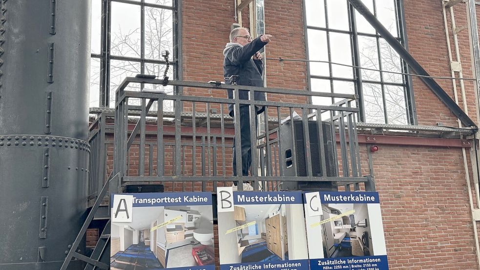 Als Auktionator fungierte dabei kein Unbekannter: Social-Media-Star Udo Tesch. Foto: Vivien Buntjer