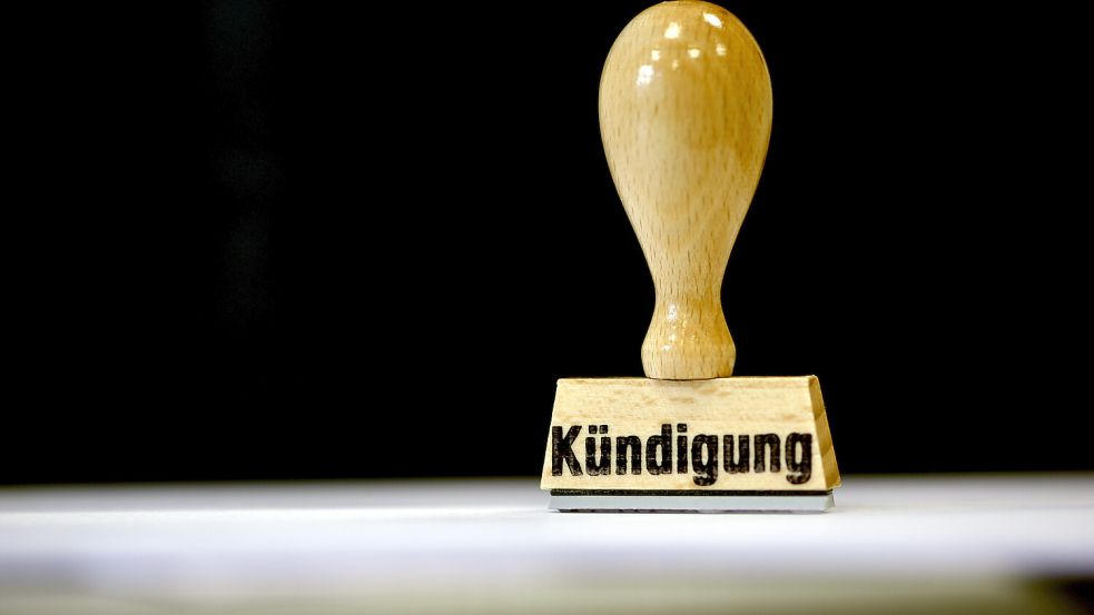 Erste Kündigungen sind in Emden schon gegen Behörden-Mitarbeiter wegen Vorteilsannahme ausgesprochen worden. Symbolfoto: Ralf Hirschberger/dpa