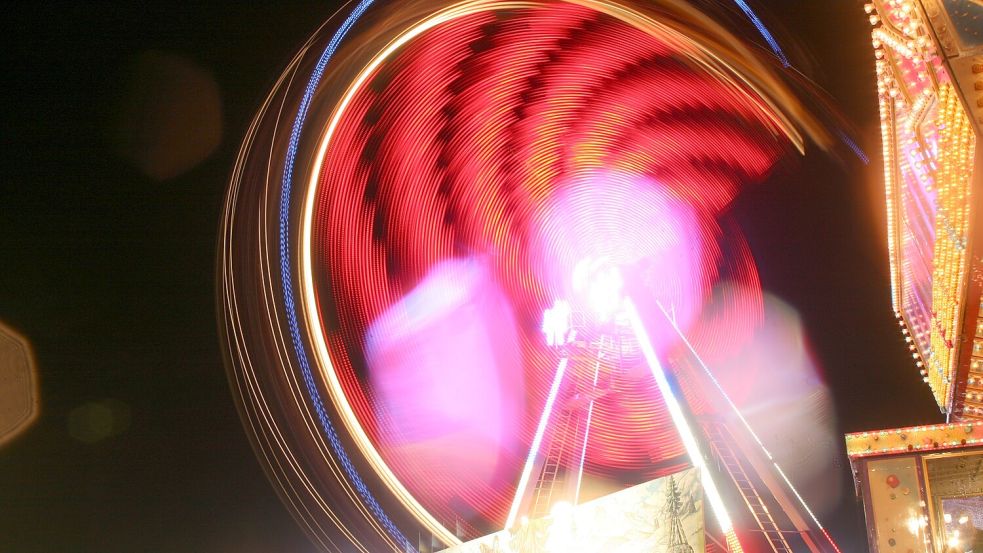 Nach einem gemeinsamen Besuch des Schützenfests in Esens soll ein 33-Jähriger in seiner Wohnung eine 42-jährige Frau vergewaltigt haben. Der Fall wird vor dem Amtsgericht Wittmund verhandelt. Symbolfoto: Pixabay