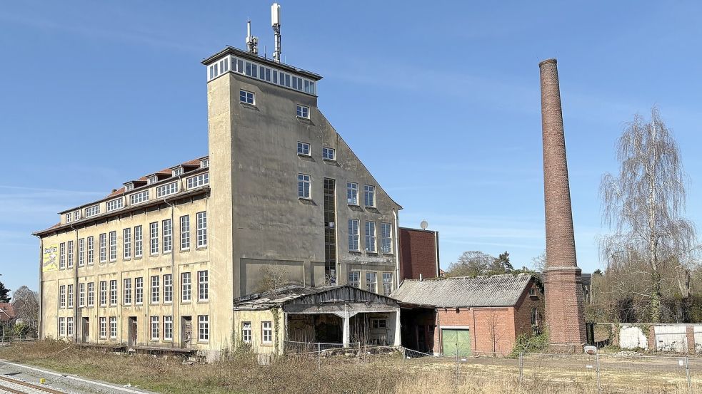In die Polak-Puddingfabrik soll neues Leben einziehen. Ein Investor will hier Wohnen und Gewerbe ermöglichen. Foto: Oliver Bär