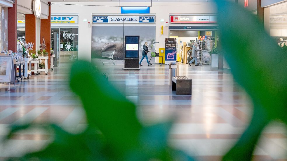 Aus dem Dollart-Center verabschieden sich weitere Mieter. Das Management möchte frei werdende Flächen zum Teil auch für eine strategische Neuausrichtung nutzen. Foto: Klaus Ortgies/Archiv