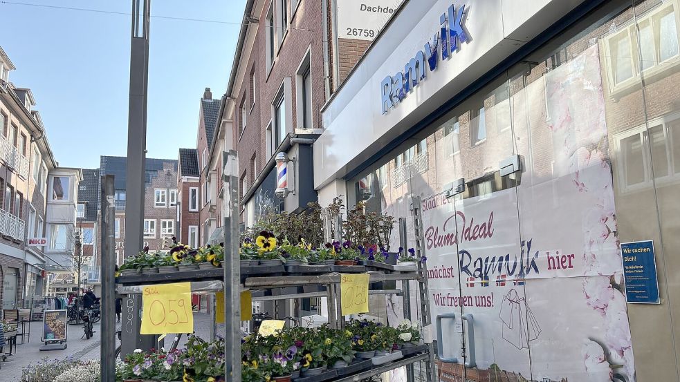 Hier müssen die Blumen bald weichen, das Ladenschild hängt schon: Ramvik. Foto: Stephanie Schuurman