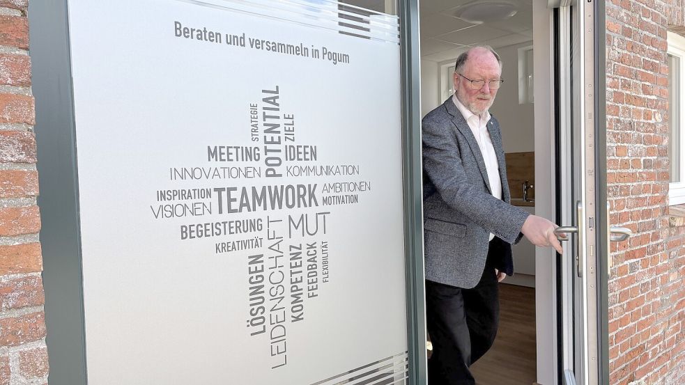 Für Pastor Armin Siegmund ist der Co-Working-Space im ehemaligen Pfarrhaus eine gute Idee. Foto: Oliver Bär