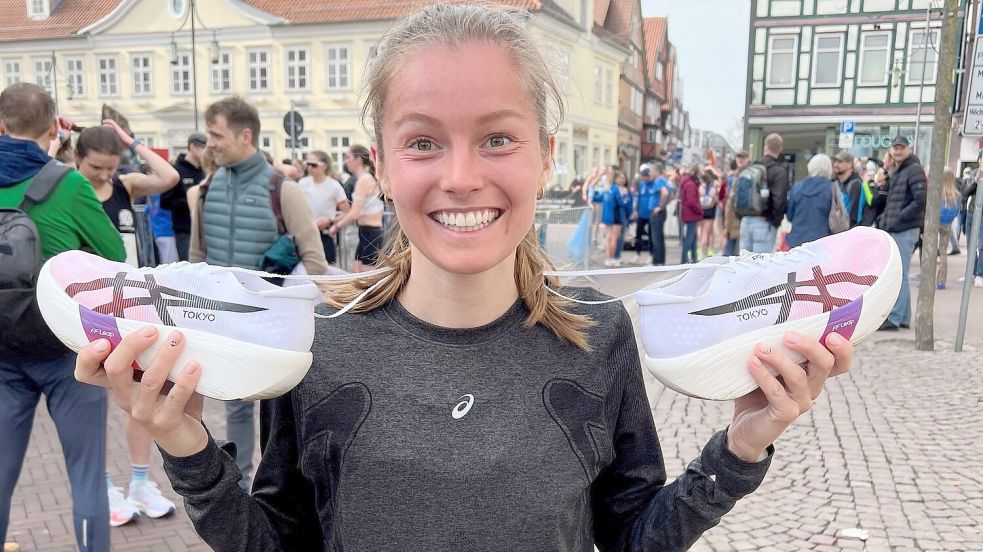 Katharina Saathoff hat Anfang März unerwartet eine ganz lange angepeilte Zehn-Kilometer-Bestzeit aufgestellt. Die 33:25 Minuten in Uelzen bedeuteten das beste Ergebnis einer Niedersächsin und Platz 13 der Deutschen Meisterschaft. Fotos: Privat