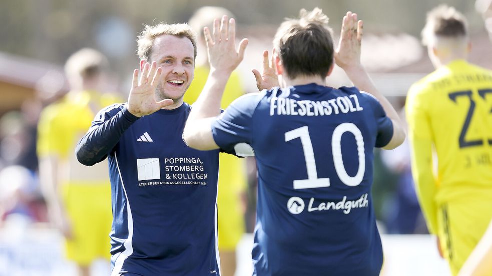 Ralf Coordes (rechts) traf per Elfmeter zum 2:0 für Riepe.