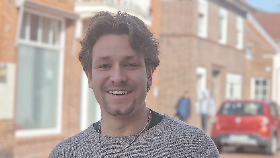 Isaak Vertegaal kommt aus Groningen und beschäftigt sich in seiner Masterarbeit mit den Verbindungen der Menschen diesseits und jenseits der Grenze. Für seine Forschungsarbeit sucht er Interviewpartner. Foto: Tatjana Gettkowski