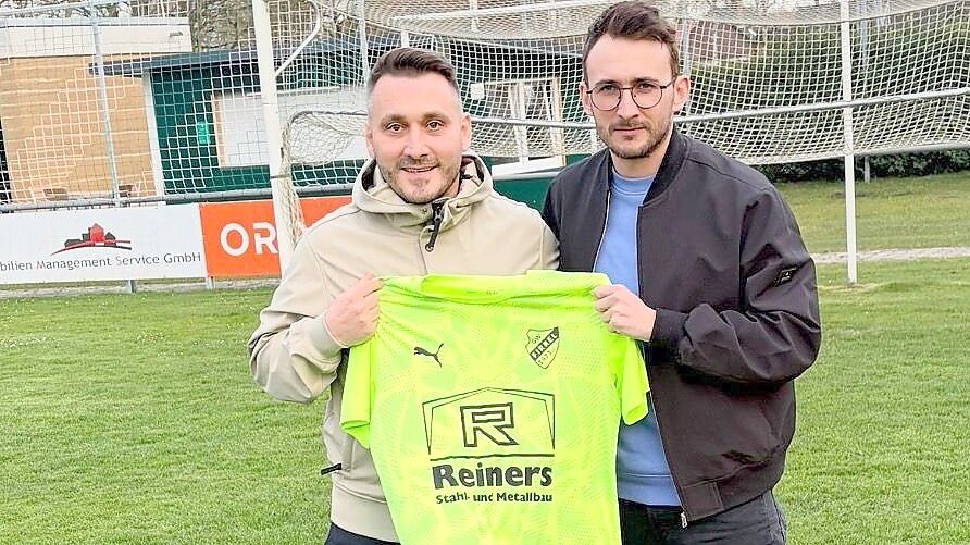Firrels Sportlicher Leiter Julian Bennert (rechts) freut sich, dass sich Claudio Casto (links) sofort bereiterklärt hat, bei GW den Trainerposten zu übernehmen. Foto: GW Firrel