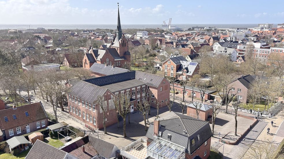 Borkums Grundschule muss ab August den Anforderungen des Ganztagsbetriebs gerecht werden. Foto: Florian Ferber