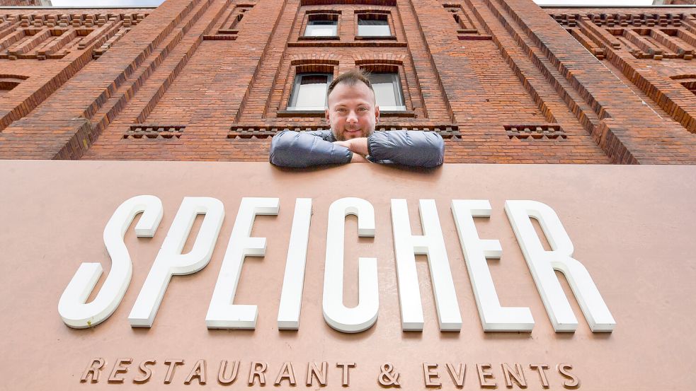 Damir Jelic hat das Restaurant am Neuen Delft im Frühjahr 2025 übernommen. Nun geht der Gastronom eine Kooperation mit Haase-Catering ein. Foto: Klaus Ortgies/Archiv