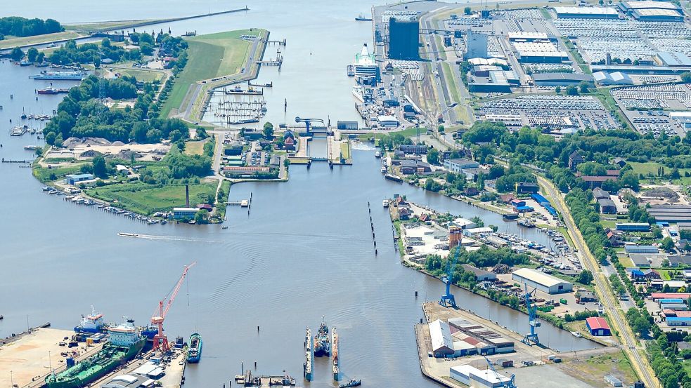 Der Hafen Emden: Bereits heute ist er eine wichtige Drehscheibe der Militärlogistik. Foto: NPorts/Ulli Müller
