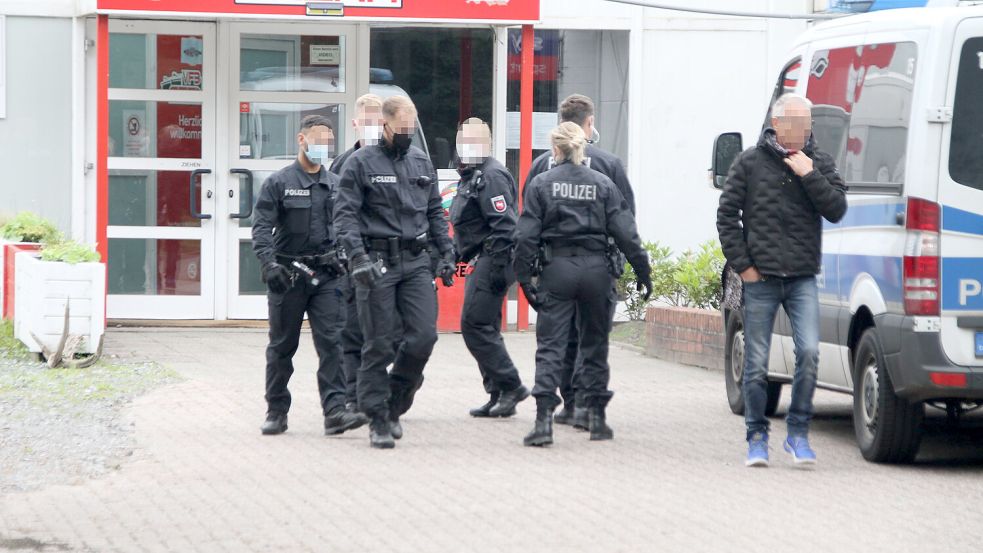 Am 31. Mai 2022 zerschlugen mehr als 100 Polizeibeamte die Wiesmoor-Connection. Foto: Archiv