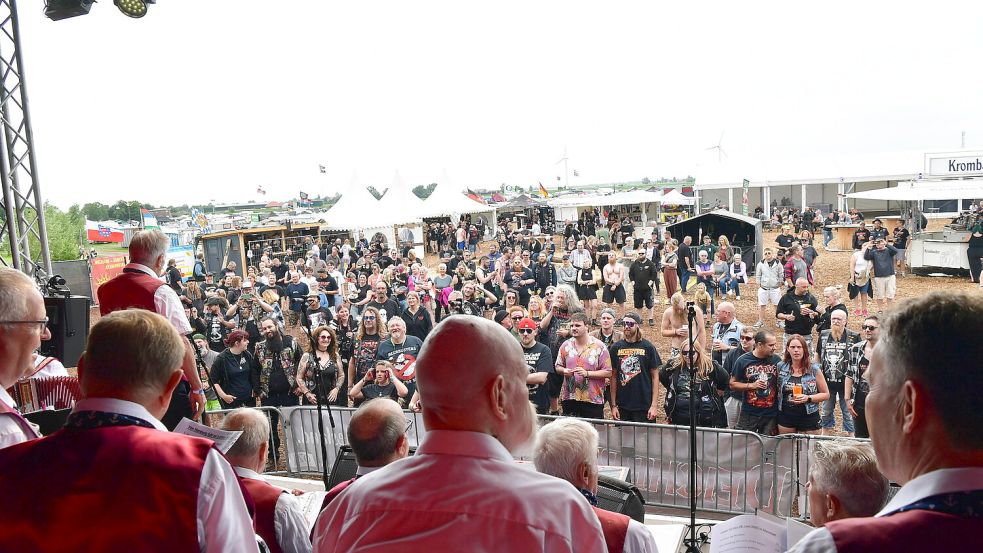 Das Let-The-Bad-Times-Roll-Festival in der Krummhörn. Auf dem Campingplatz hat es 2025 eine Vergewaltigung gegeben. Foto: Heinz Wagenaar/Archiv