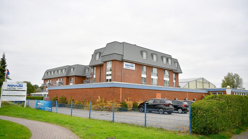 Das Hotel Novum in Hinte. Hier werden Gäste künftig eine Übernachtungssteuer zahlen müssen. Foto: Heinz Wagenaar/Archiv