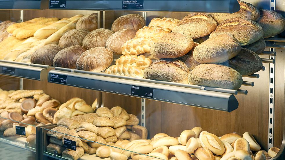 Etliche Bäcker in Ostfriesland öffnen am Maifeiertag ihre Geschäfte. Symbolfoto: Jan Woitas/DPA/Archiv