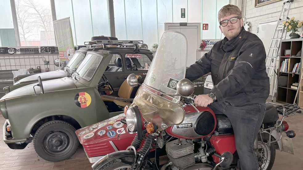 Das „Gurkenmuseum“ ist ein buntes Sammelsurium an Kraftfahrzeugen. Da steht der DDR-Trabant neben einem Rallye-Auto oder dem Mofa. Foto: Susanne Ullrich/Archiv