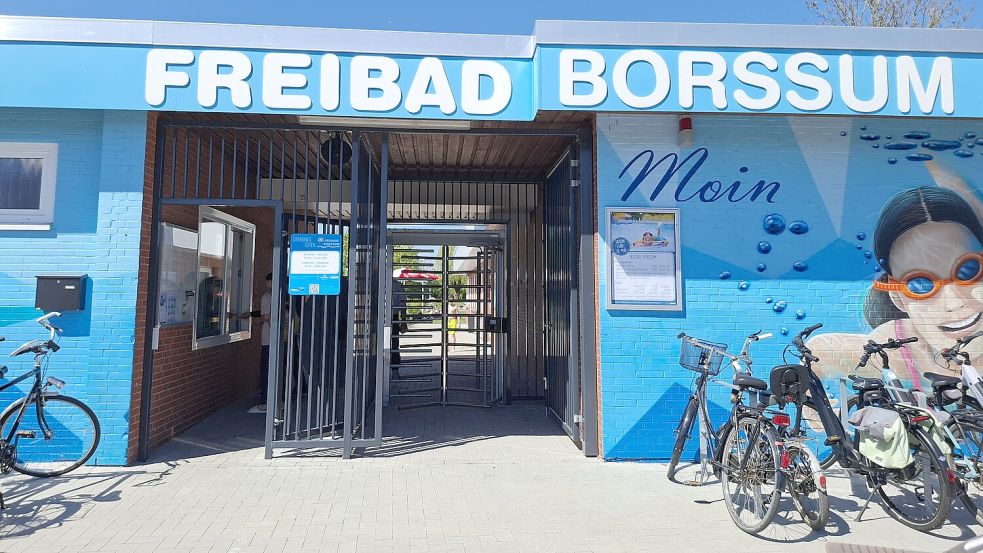 Die Saison im Freibad Borssum ist eröffnet. Foto: Mona Hanssen