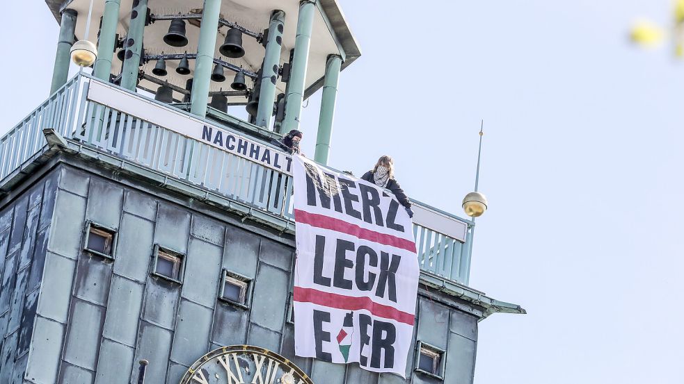 Ein Detail macht aus dem Anti-Merz-Statement in Emden ein antisemitisches Statement. Foto: Claus Hock