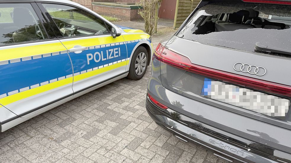 Die Heckscheibe wurde eingeworfen. Foto: Axel Homfeldt
