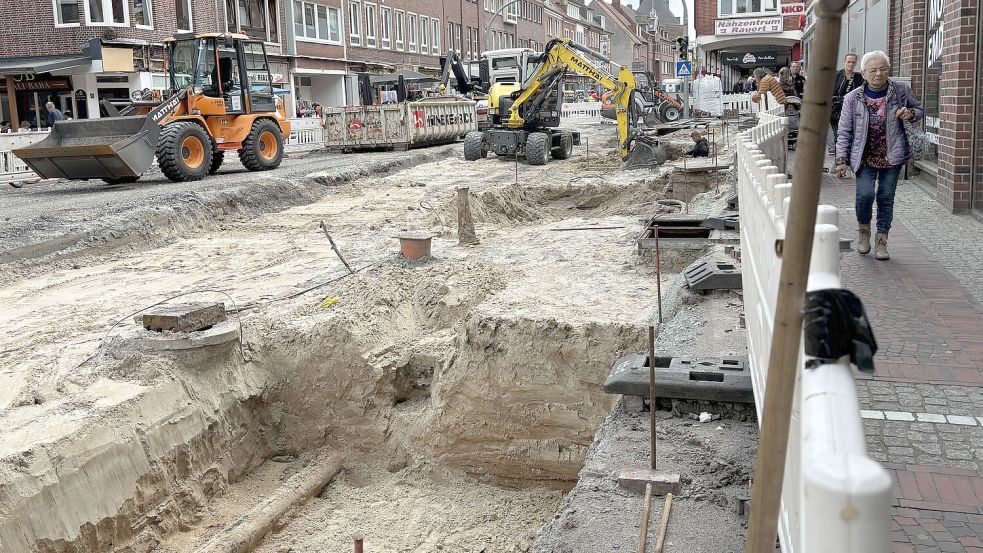 Hier kann es auch eng werden: Baustelle Neutorstraße. Fotos: Stephanie Schuurman
