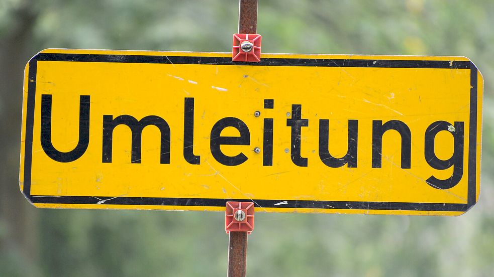 Ab 10. Juni gilt: Die B210 zwischen Wittmund und Wittmundhafen muss umfahren werden. Symbolfoto: Tim Brakemeier/dpa