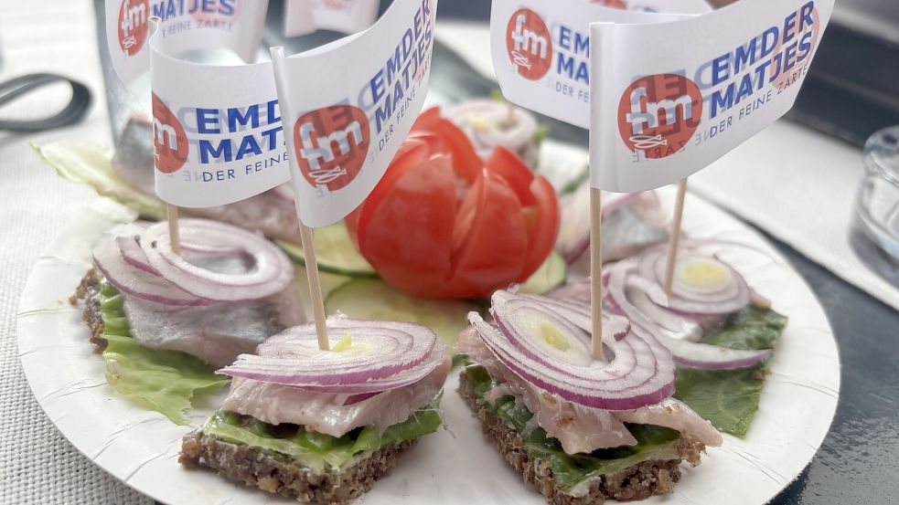 Matjes satt: Der Fisch ist bei den Emder Matjestagen wieder in zahlreichen Variationen erhältlich. Foto: Lotta Groenendaal