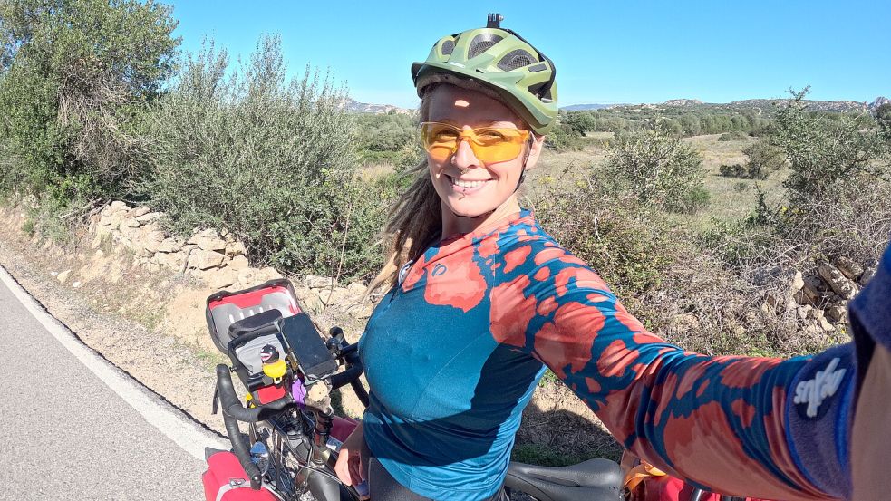Seit sie 2021 erstmals auf ihr Fahrrad stieg, um die Welt vom Sattel aus zu erkunden, war Berenika Kucharek viel unterwegs. Dieses Bild hat sie während einer Tour durch Sardinien aufgenommen. Foto: privat