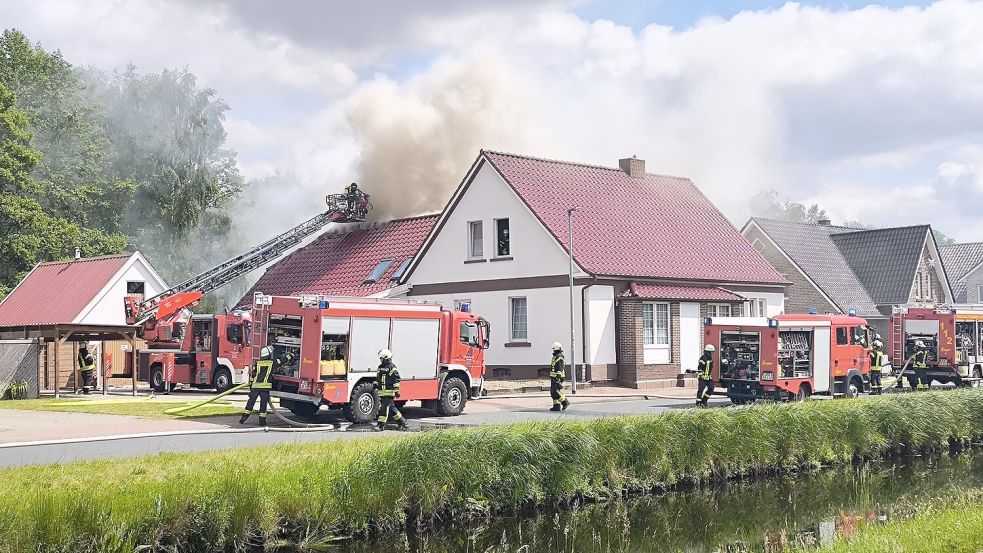 Alle Feuerwehren der Gemeinde sind im Einsatz. Foto: Daniel Grüneke