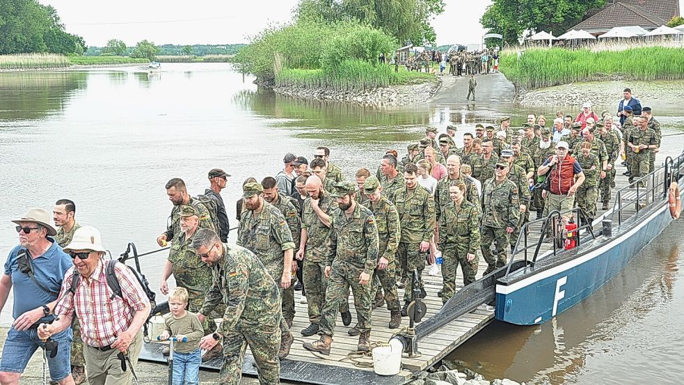 Mit der Pünte wird in Wiltshausen die Stelle überquert, wo Jümme und Leda aufeinandertreffen. Foto: Bodo Wolters
