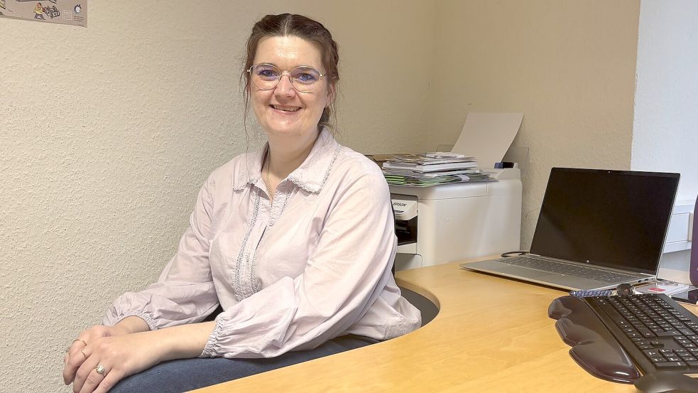 Die neue „Gemeensüster“ Katharina Trant in ihrem Büro im Pewsumer Familienzentrum. Foto: Lotta Groenendaal