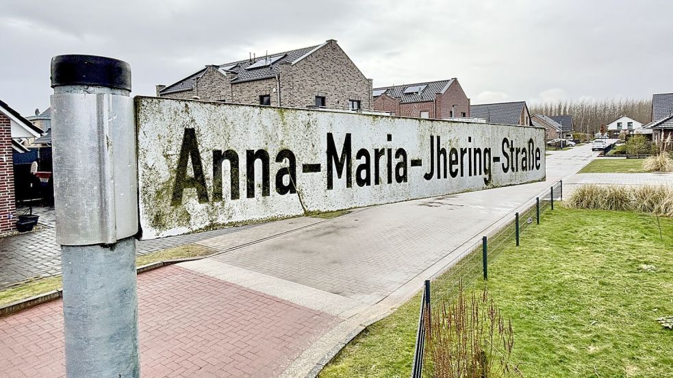 Im Neubaugebiet nördlich der Westerwieke in Jheringsfehn wird bereits an Personen aus der Ortshistorie erinnert. Nun ging es um neue Namen für Straßen in der Erweiterung des Baugebietes. Foto: Klaus Ortgies/Archiv