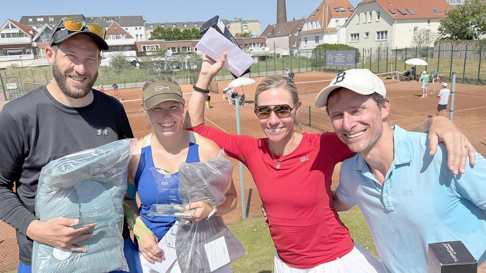 Glückliche Gewinner: Die Sieger der Mixed 30. Foto: Gudrun Köppen-Castrop