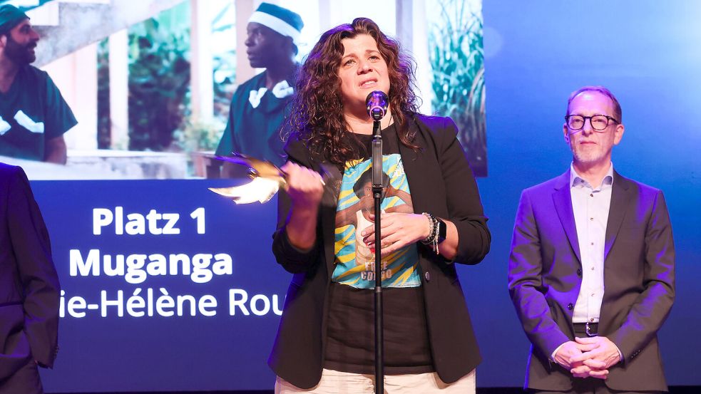 Regisseurin Marie Hélène Roux erhielt den Hauptpreis für „Muganga“. Foto: Jens Doden