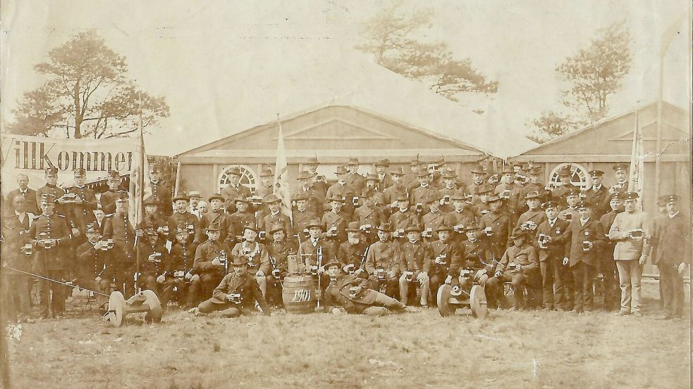 Dieses Bild stammt aus dem Jahr 1901. Der Uplengener Schützenverein wurde in diesem Jahr 350 Jahre alt. Foto: privat