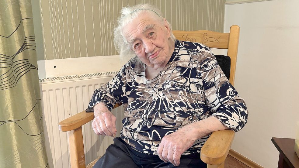 Gertrud Schau aus Bühren wird am Sonntag, 21. Juni 2026, 100 Jahre alt. Foto: Lars Löschen