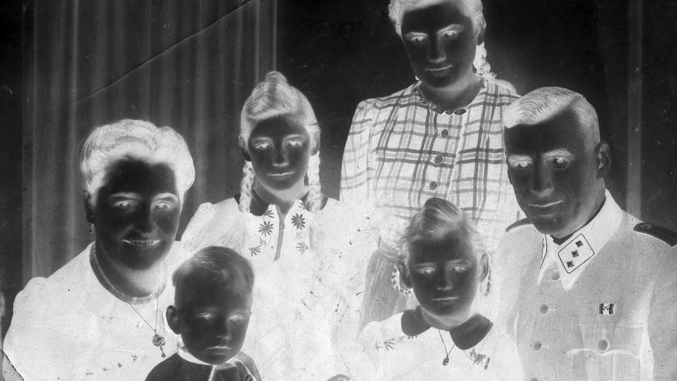 Ernst Hunze im Kreise seiner Familie auf einer Aufnahme Anfang der 1940er Jahre. Foto: privat